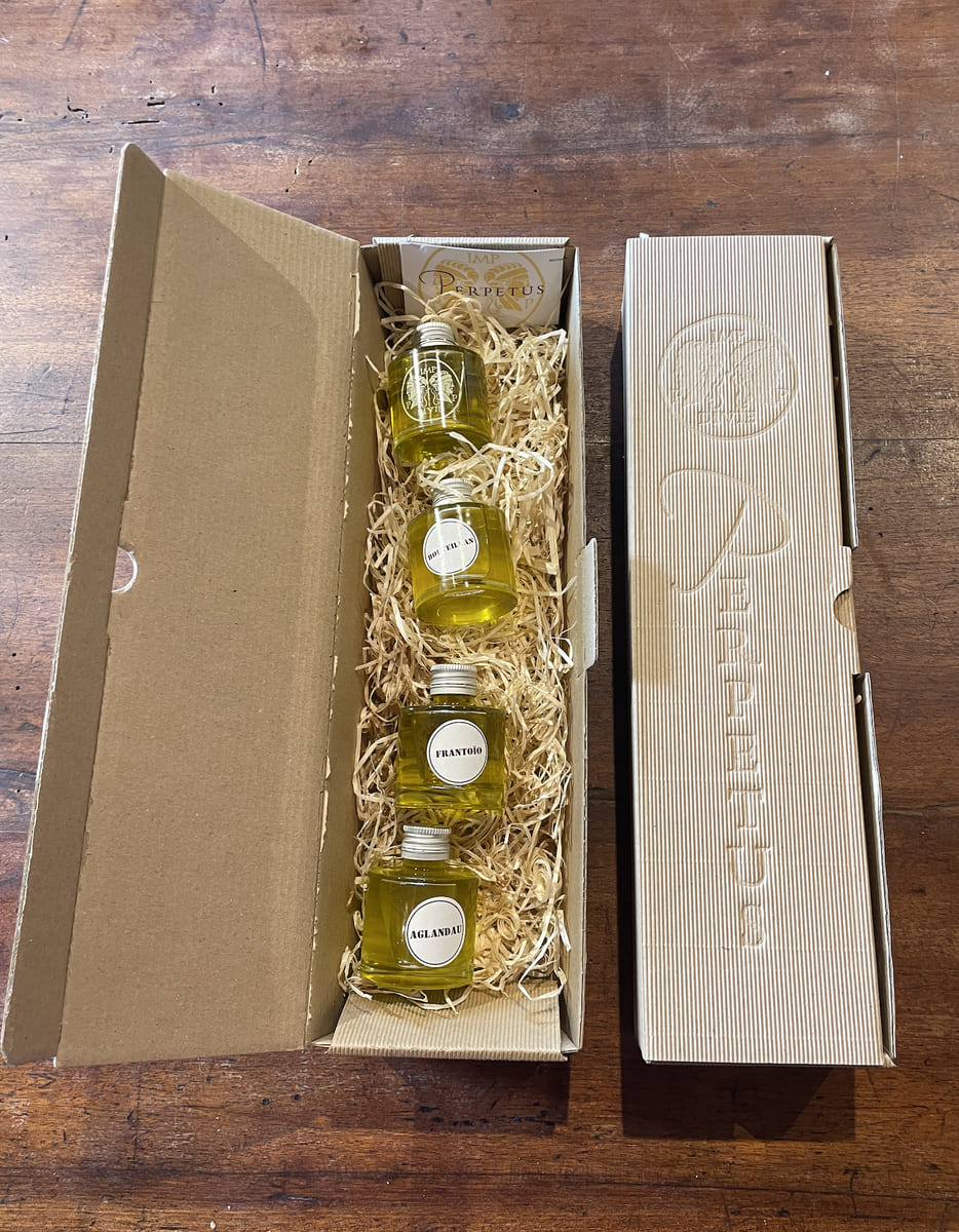 Domaine les Perpetus vendanges vue 2 coffret découverte huile d'olive du domaine les perpetus dans le luberon